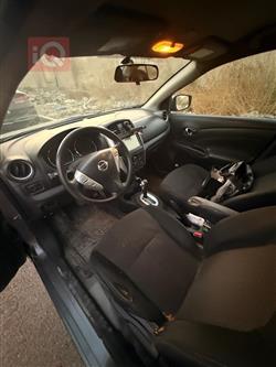 نيسان فيرسا